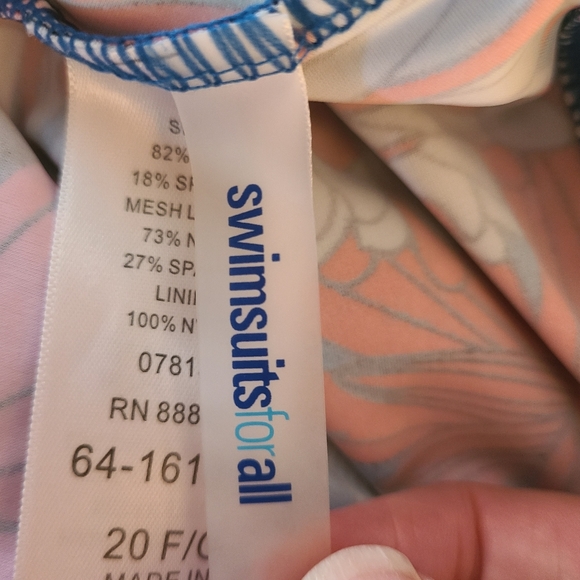 Swimsuits for All Floral Swimsuit Top in Size with Built in Bra in Size 20 - Picture 6 of 7